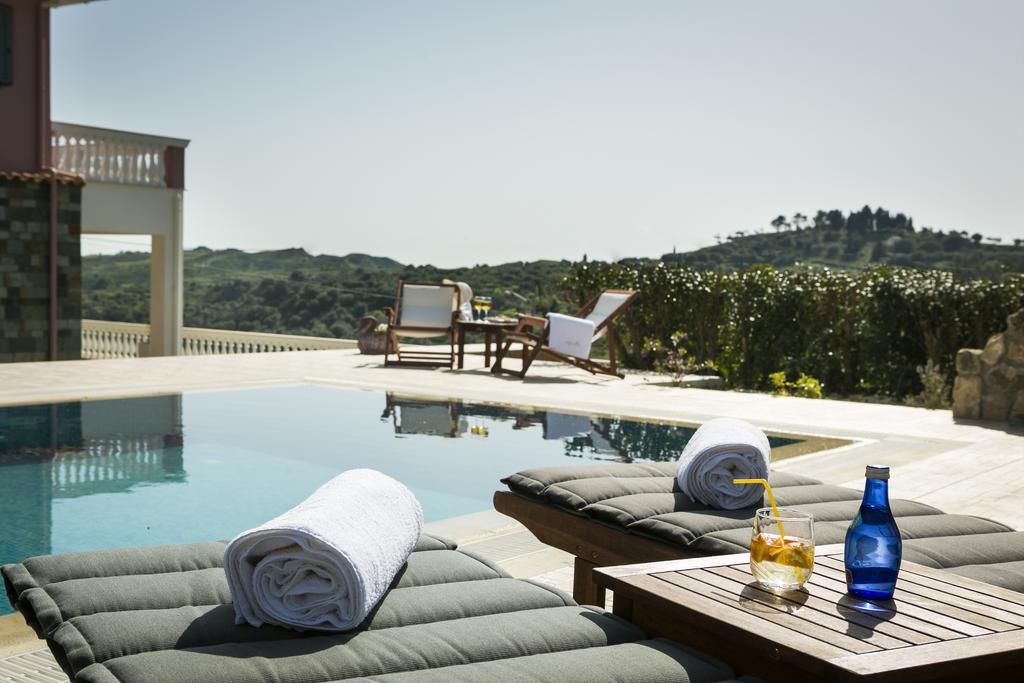 Villa Athinais Lixouri Exterior photo